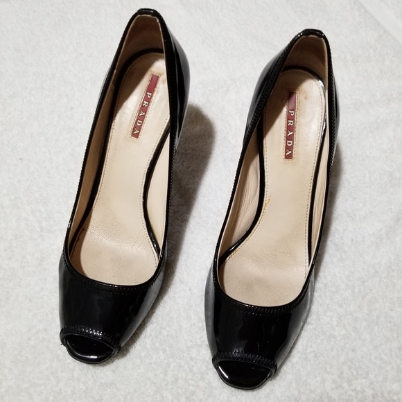 Prada black patent leather open toe shoes - Picture 2 of 8
